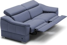 Sofa 3-osobowa z funkcją relaksu manualnego Urbano (2 recliner) - Etap Sofa Sofa 3-osobowa z funkcją relaksu manualnego Urbano Miejskie życie bywa męczące. Łagodna linia podłokietników tworzy przytulna przestrzeń. Tu możesz...